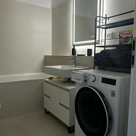 Appartamento Magnolia Terrace - Free Parking, Family & Sport Friendly Area Bratislava