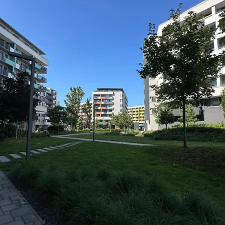 Magnolia Terrace - Free Parking, Family & Sport Friendly Area Apartament Bratysława