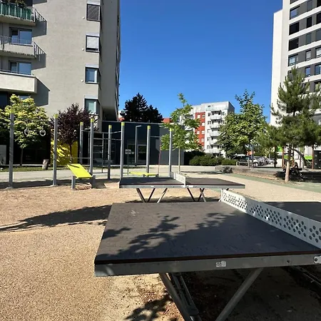 Apartament Magnolia Terrace - Free Parking, Family & Sport Friendly Area Bratysława