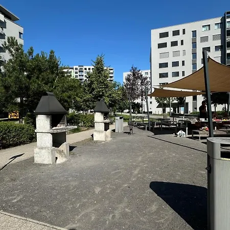 Magnolia Terrace - Free Parking, Family & Sport Friendly Area Lägenhet