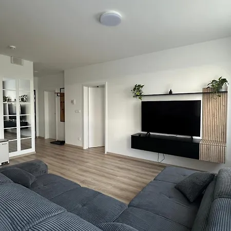 Magnolia Terrace - Free Parking, Family & Sport Friendly Area Bratislava