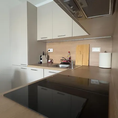 Magnolia Terrace - Free Parking, Family & Sport Friendly Area Apartament