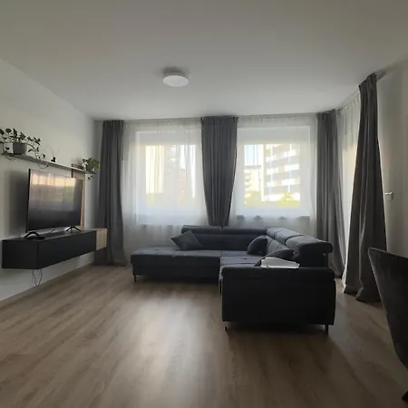 Magnolia Terrace - Free Parking, Family & Sport Friendly Area * Bratislava