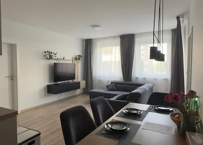 Magnolia Terrace - Free Parking, Family & Sport Friendly Area Apartmán *