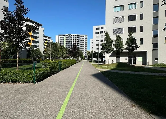 Magnolia Terrace - Free Parking, Family & Sport Friendly Area