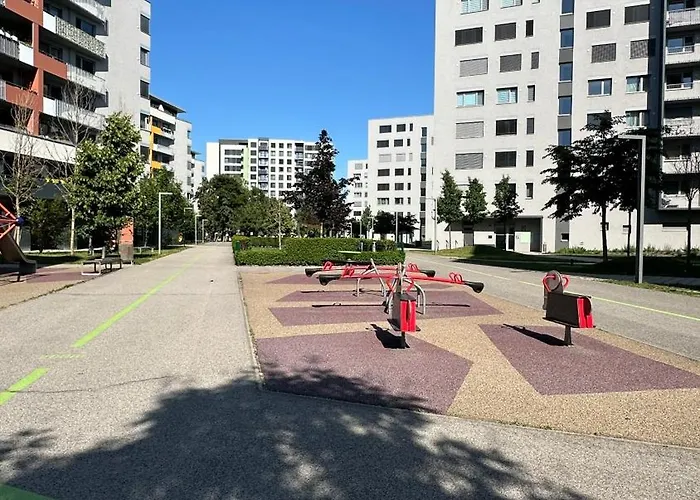 Magnolia Terrace - Free Parking, Family & Sport Friendly Area Bratislava
