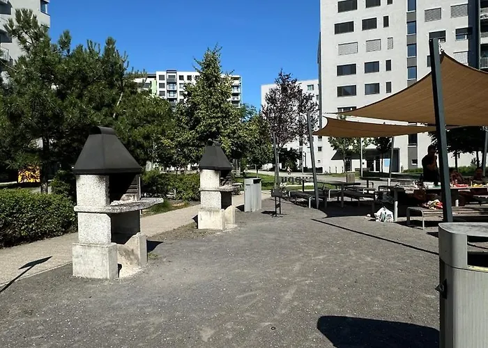 Magnolia Terrace - Free Parking, Family & Sport Friendly Area Apartmán