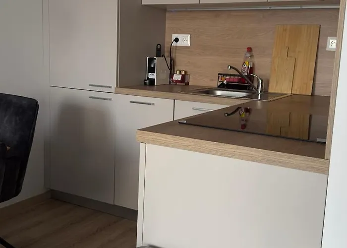 Magnolia Terrace - Free Parking, Family & Sport Friendly Area *