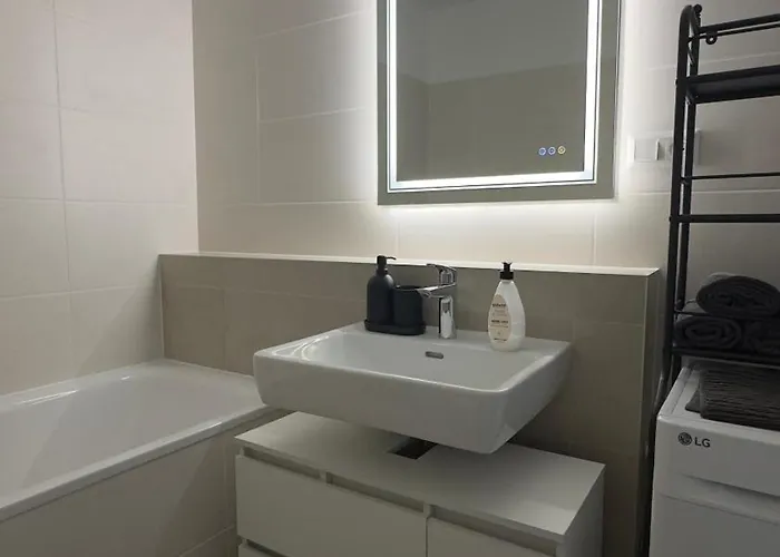 Magnolia Terrace - Free Parking, Family & Sport Friendly Area Apartmán *