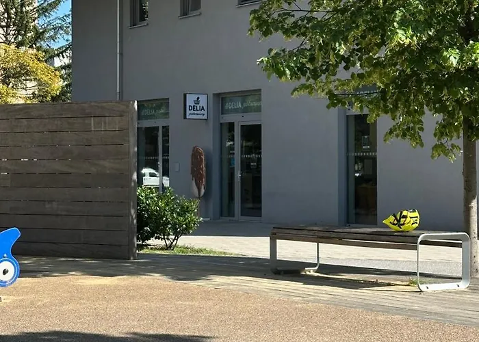 Magnolia Terrace - Free Parking, Family & Sport Friendly Area Lägenhet Bratislava