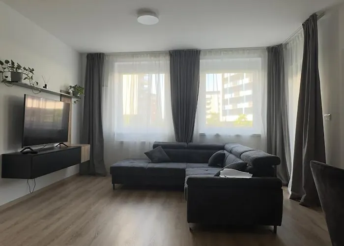 Magnolia Terrace - Free Parking, Family & Sport Friendly Area * Bratislava