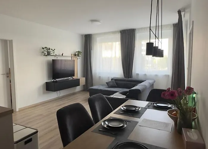 Magnolia Terrace - Free Parking, Family & Sport Friendly Area Lägenhet