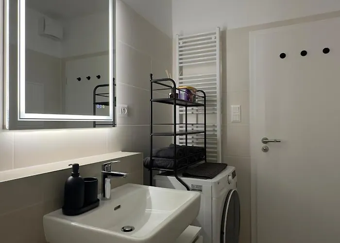 Magnolia Terrace - Free Parking, Family & Sport Friendly Area * Bratislava